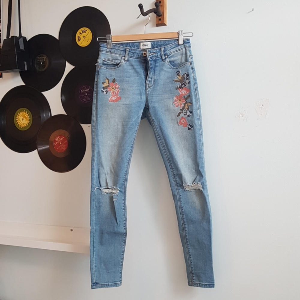 Embroidered Flower Jeans